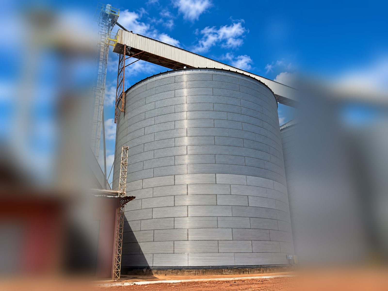 Silo armazenador — 70 mil sacas